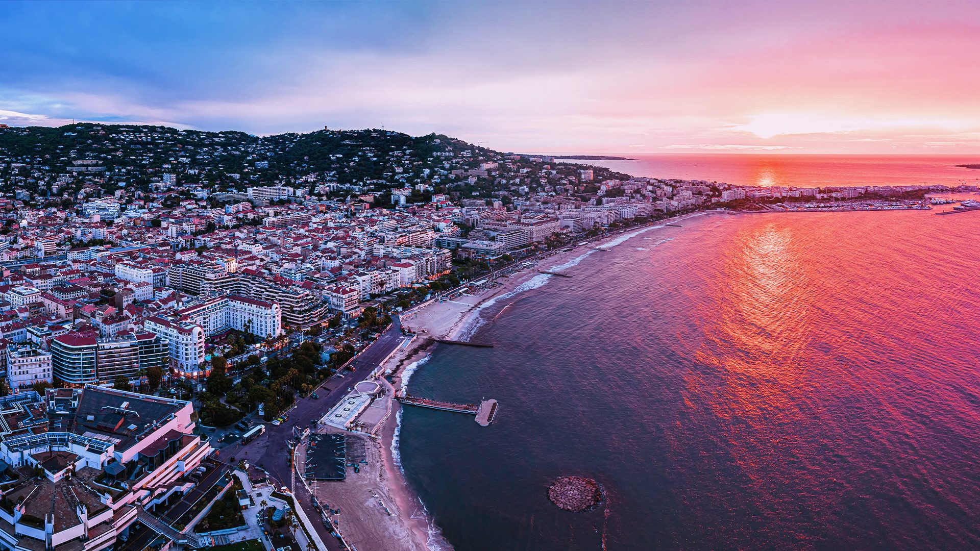 image of cannes France Hotwire